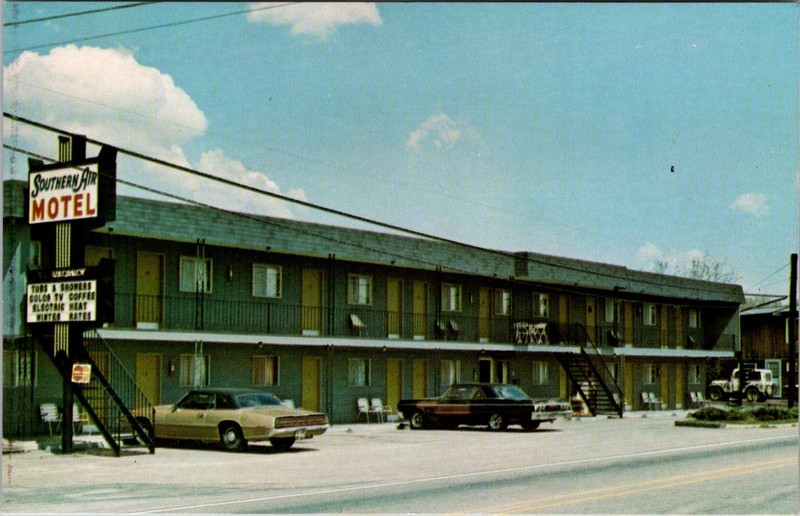 BRANSON MISSOURI SOUTHERN AIR MOTEL ON US HWY 65, OLD CARS VTG POSTCARD