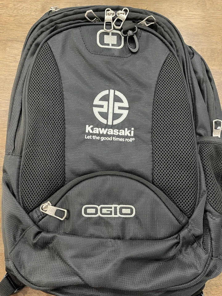 Mochila de viaje Kawasaki River Mark Ogio negra nueva con etiquetas funda para computadora portátil Foto 2 de 4