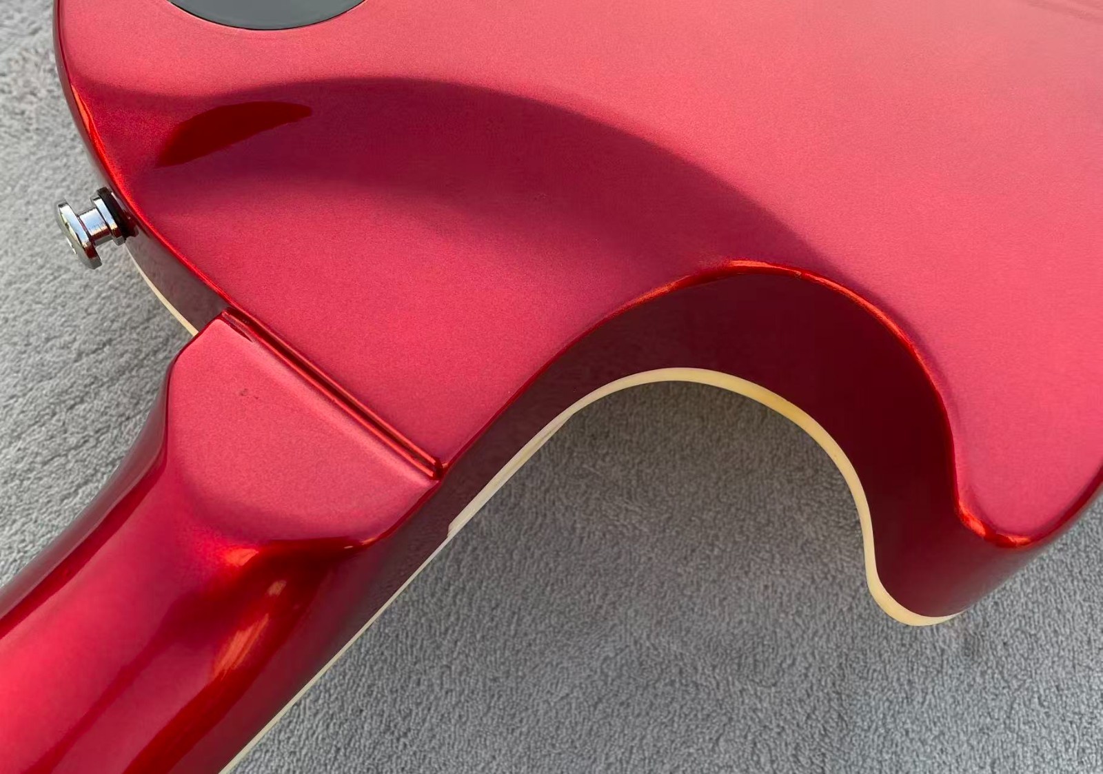 Modern 6 Strings Electric Guitar Bone Nut Glossy Metal Red Finished Solid Body