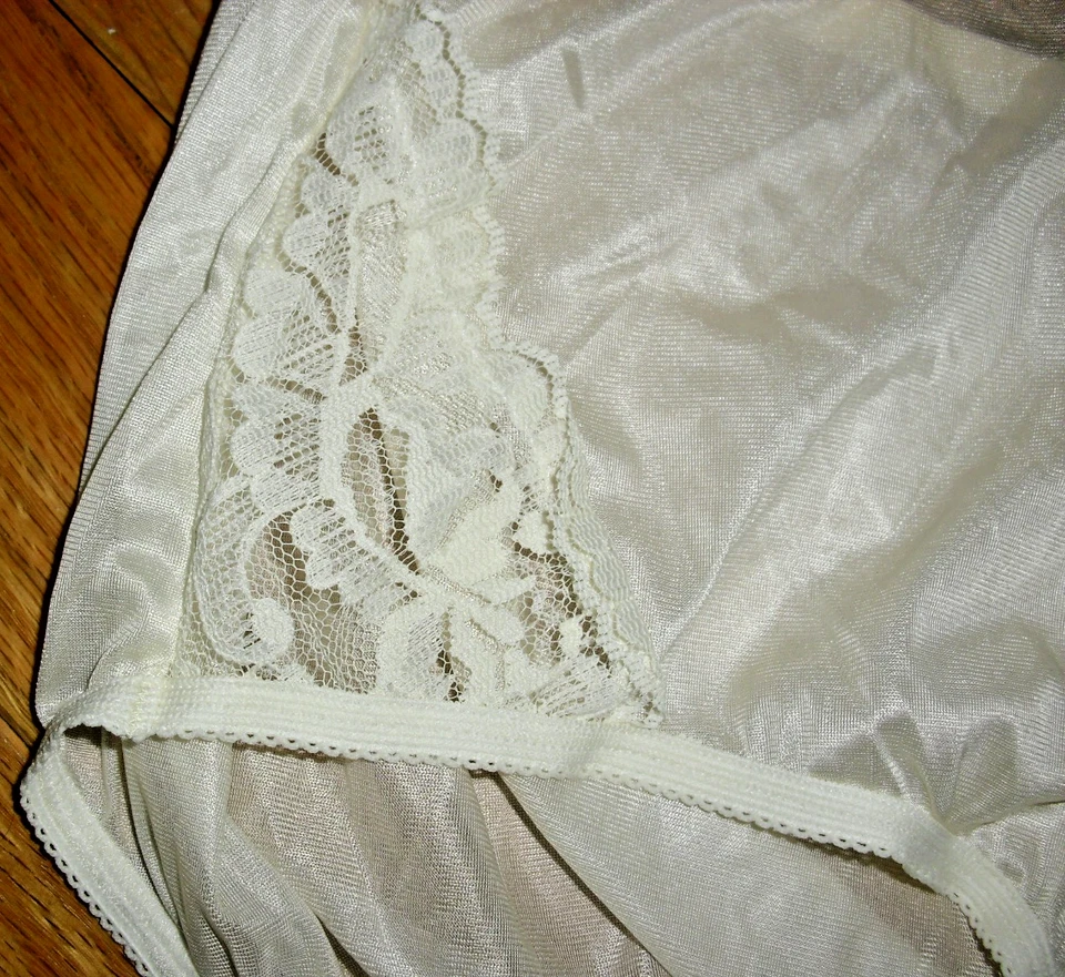 Bragas Vanity Fair Vintage C Glow 13-001 encaje floral 100 % nailon talla 7 nuevas con etiquetas Foto 2 de 4