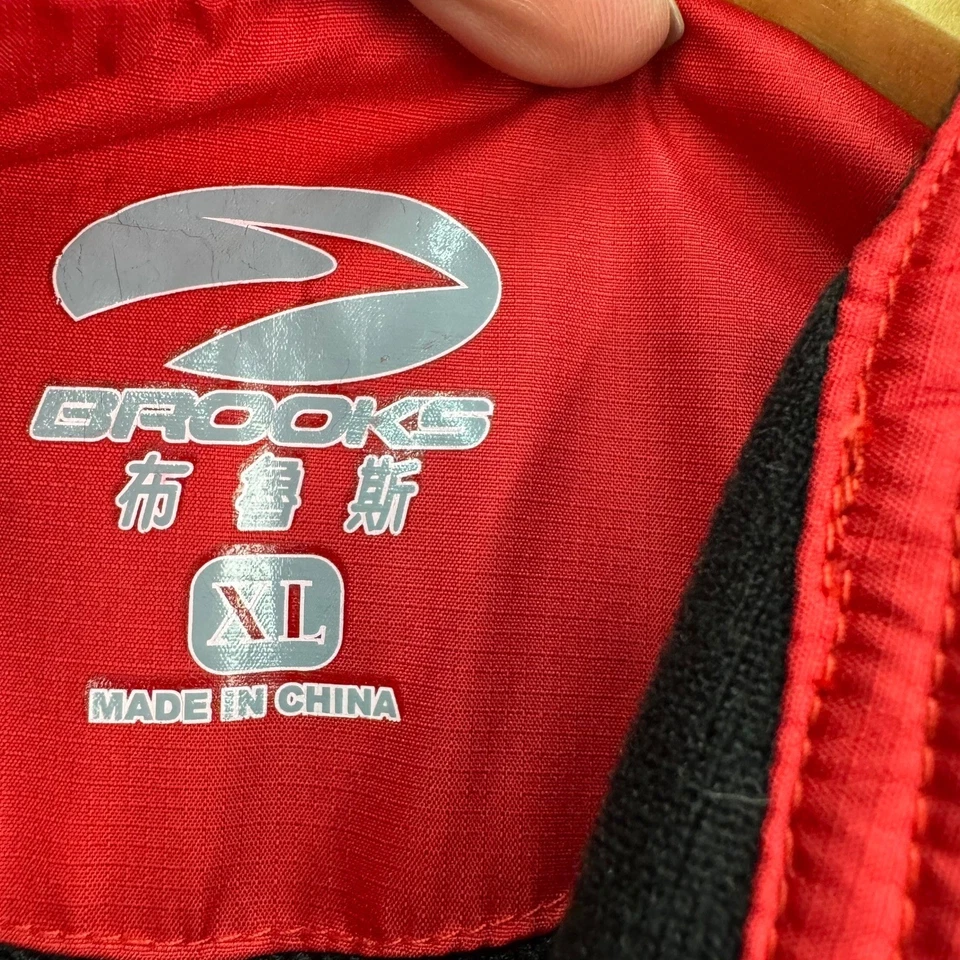 Brooks Running Windbreaker Jacket Men's XL Red Black Lightweight Track Athletic - Image 2 of 4