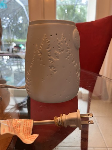 Starry Frontier Scentsy Warmer Used Very Nice, USES 25 WATT Bulb Not Included. - Picture 2 of 13