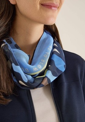 CECIL - Gemusterter Loop Schal - Farbe: blau