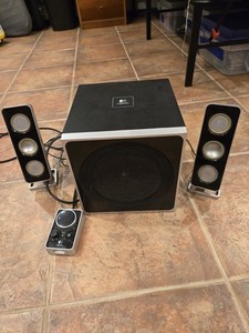 Logitech Z4 2.1 Speaker System w/ 2 Satellites Subwoofer & Control Pod