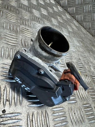 KIA SORENTO II XM Drosselklappe 351002F100 2.20 Diesel 145kw 2014 35370071