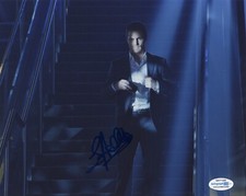 Stephen Amell Arrow Autographed Signed 8x10 Photo ACOA COA 