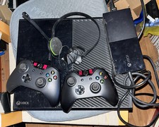 Microsoft Xbox One 500GB Home Console - Black 1540 controllers  Headset