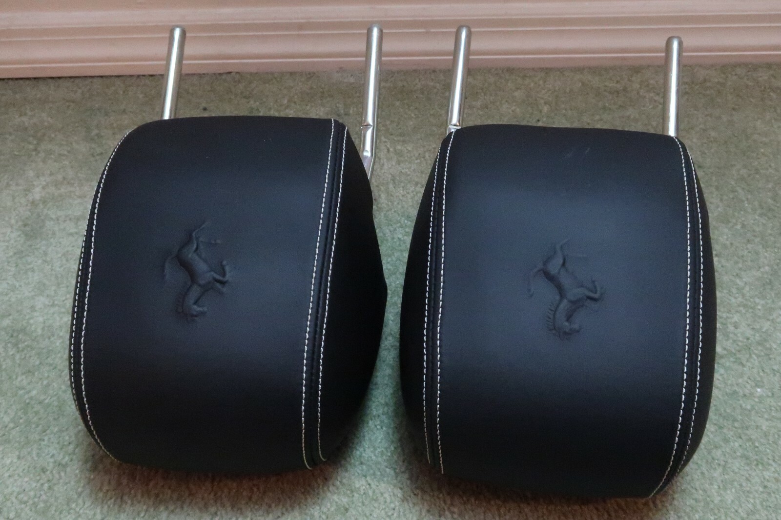 FERRARI 458 HEADREST HEAD REST DRIVERS & PASSENGER SIDE IN EXCELLENT CONDITION