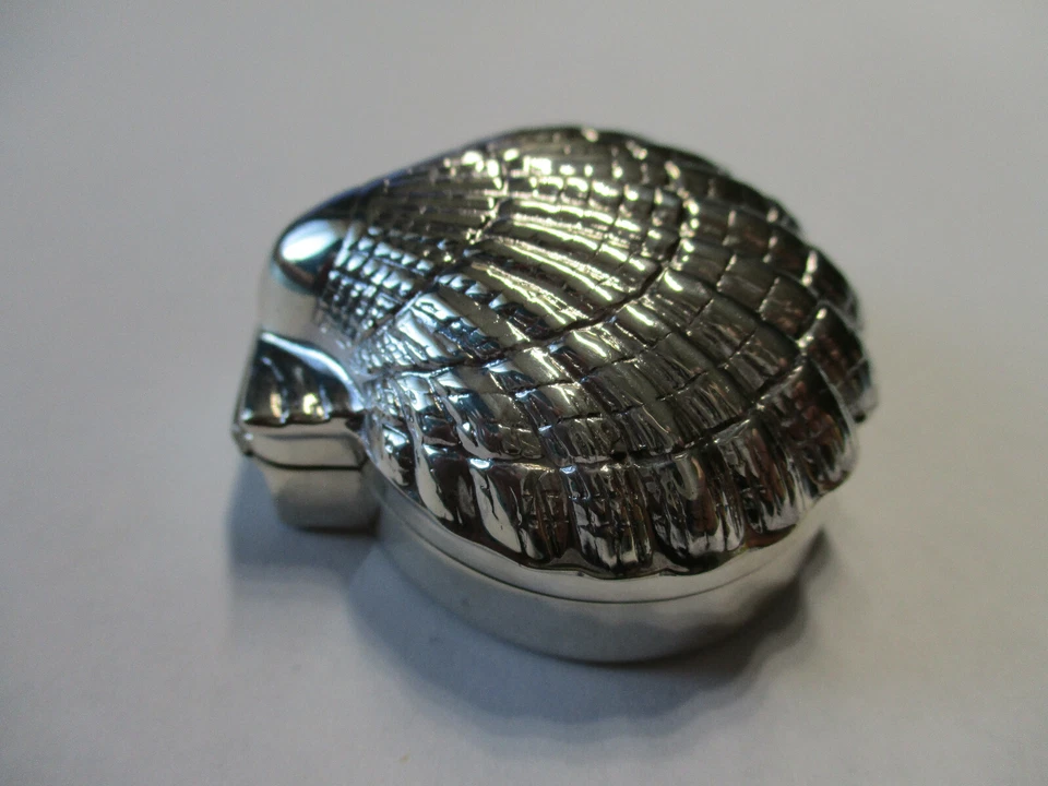 Caja de pastillas grande de plata esterlina estilo concha de mar plata 925 1 3/4 largo 3/4 alto Foto 2 de 4