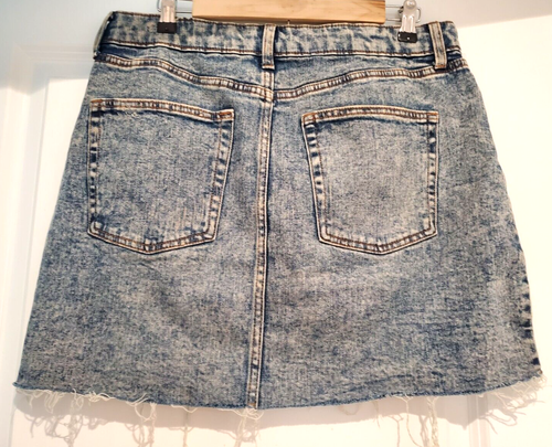 Wild Fable Denim Mini Pencil Skirt Women's Size 14 Blue Stone Wash Frayed Hem - Picture 2 of 7