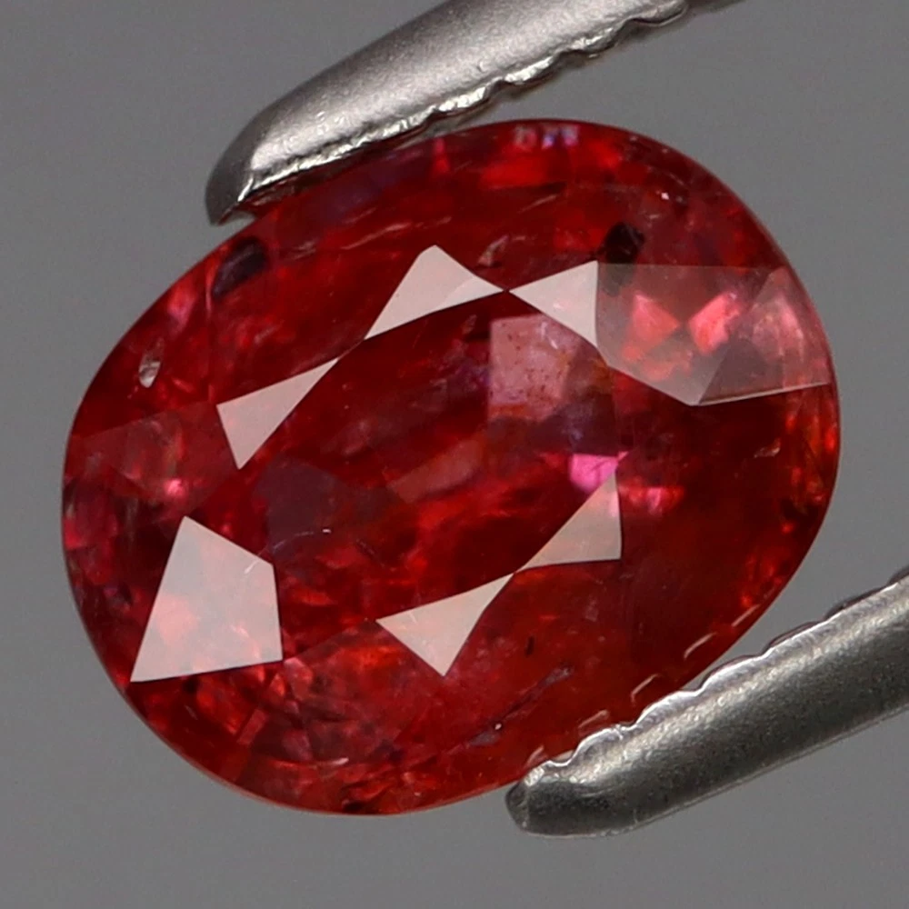 Rubis Naturel Ovale 0,79 Carats 6x4mm - Non Chauffé, Non Traité - Thaïlande