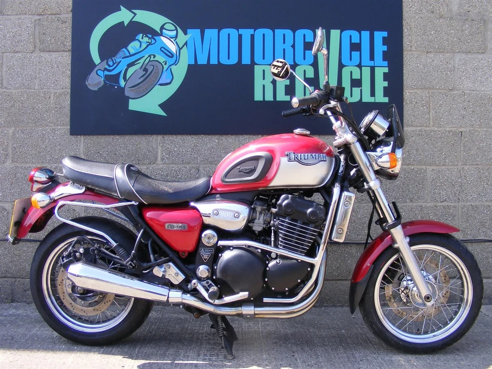 Cubierta de caja de aire derecha Triumph Legend TT cromada 1998 a 2001 900 B052 Foto 4 de 4