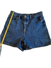Gap womens Denim Short Size 6/28 Mom Short Medium Wash Prep 1990s Style