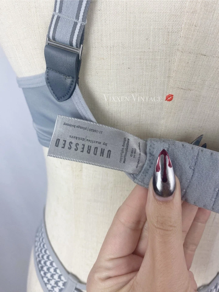 JUEGO DE SUJETADOR Y TANGA 'GLORIA PLUNGE BALCONY' SIN VESTIR POR MARLIES DEKKERS Foto 4 de 4