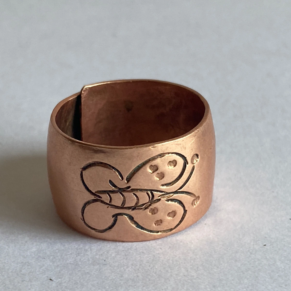 तांबे की अंगूठी पहनने के ज्योतिष लाभों के बारे में कितना जानती हैं आप |  significance of copper ring | HerZindagi