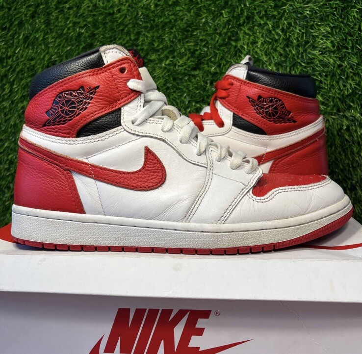 Nike Air Jordan 1 Retro High OG Heritage Red Size 9 Sneakers w