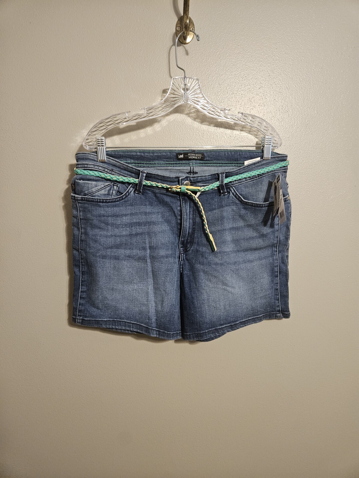 Lee Womens Modern Series midrise fit shorts Size 16M