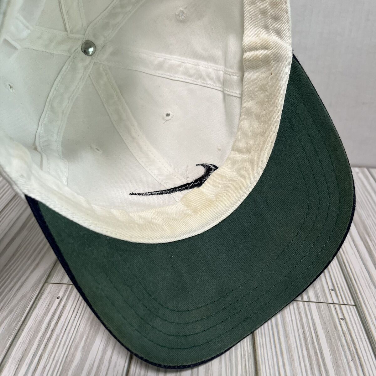 VINTAGE Tiger Woods Nike Golf Hat Cap Fitted 7 3/8 White VINTAGE Tiger Woods Nike Golf Hat Cap Fitted 7 3/8 White