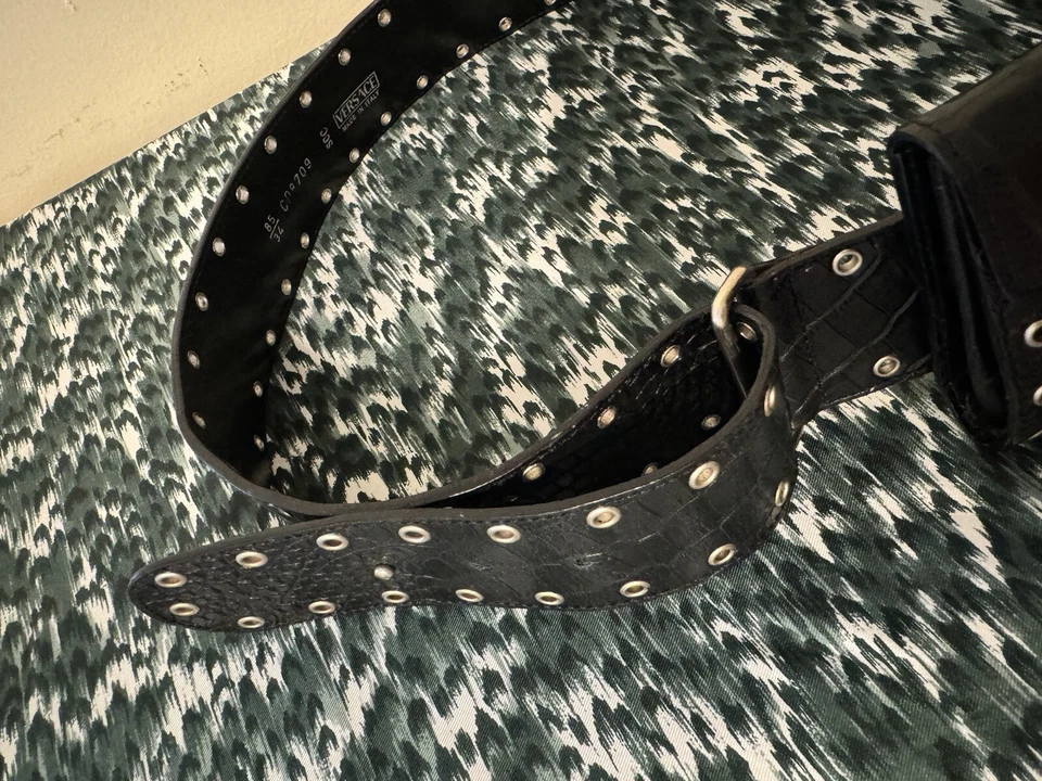 Bolso Cinturón Cabeza Medusa Remachado Cocodrilo Versace Muy Raro Foto 3 de 4