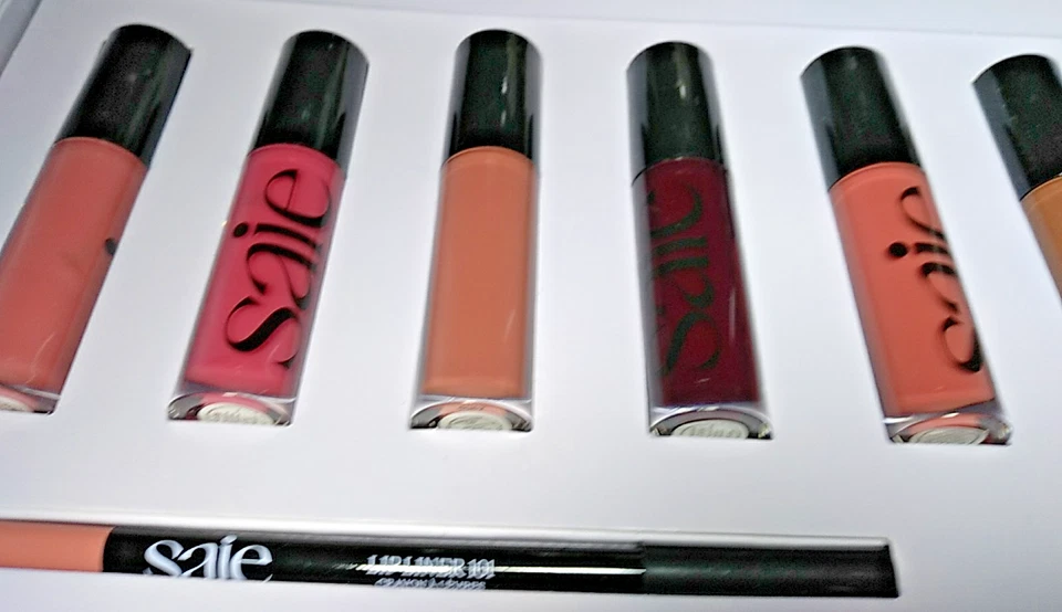 SAIE Lip Gloss Lip Liner Candy box Limited Edition Sweet Treat Makeup Set Beauty - Image 3 of 4