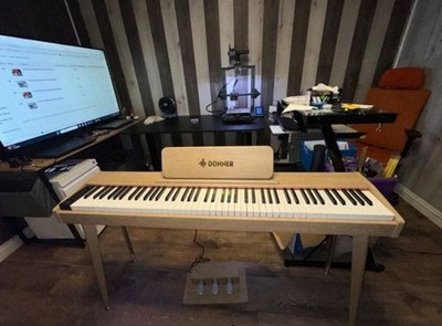 Donner DDP-60 Digital Piano Keyboard Wood Grain Design 88 Key
