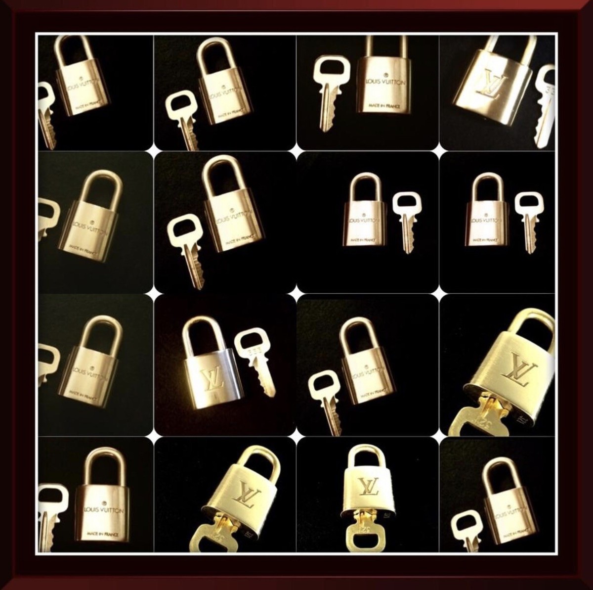 LOUIS VUITTON Brass Lock and Key Set #300 228355