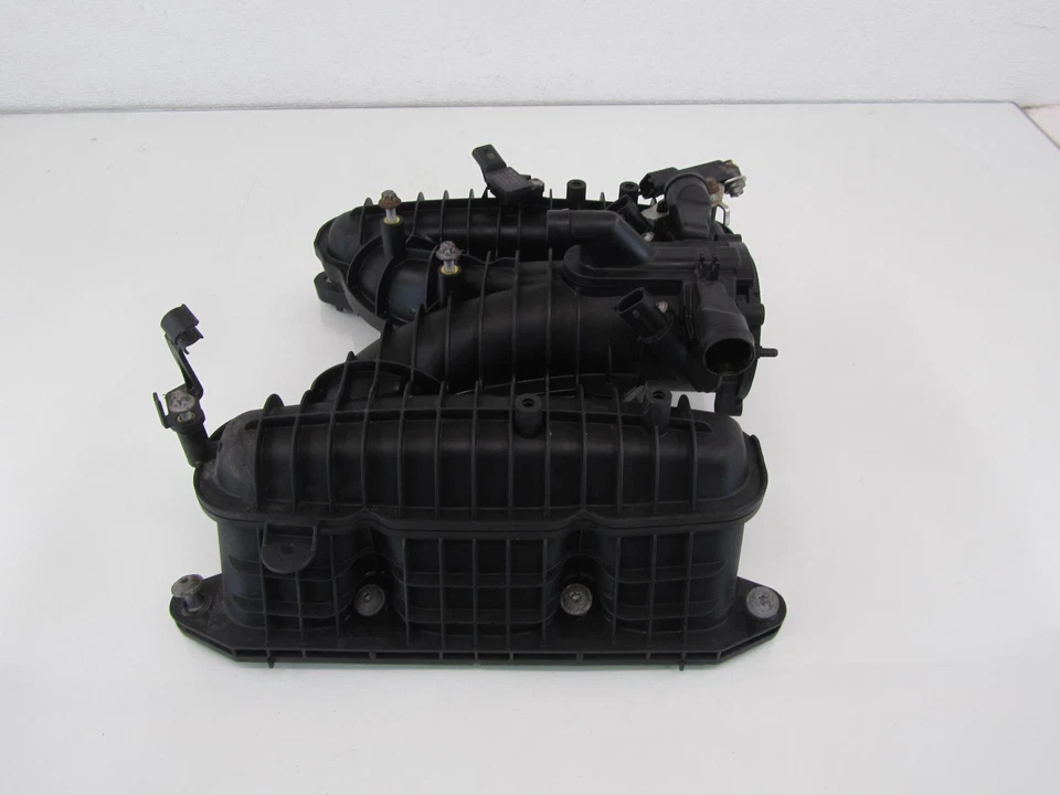 15-16 PORSCHE MACAN 3.0L Gas Fuel Intake Manifold 94611001664 94611000635 - Image 4 of 4