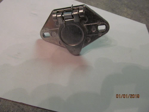 6 PIN  ROUND TRAILER CONNECTOR RECEPTACLE Napa BK970-2132 Free shipping