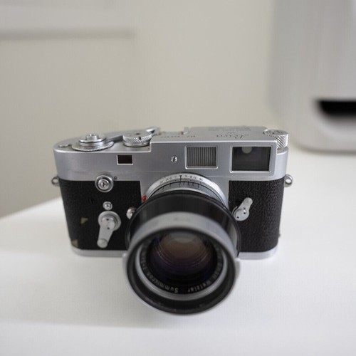 Leica M2 Chrome body with 2/5cm Summicron Lens - Picture 3 of 9