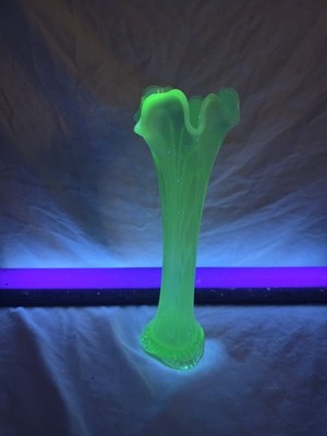 JEFFERSON GLASS''VASELINE''MINT+PERF~c1907~ANTIQUE''GREEN OPALESCENT''TOKOYO''VASE