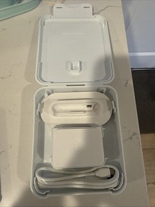 Shopify Chip & Swipe Reader White with case and charging cable - iOS and Android