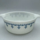 VINTAGE PYREX Snowflake Garland  1 1/2 pt white/blue Casserole Dish #472 no Lid