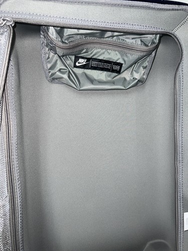 Nike USA USMNT FiftyOne49 Cordura Roller Carry-On Suitcase Luggage New - Picture 9 of 10