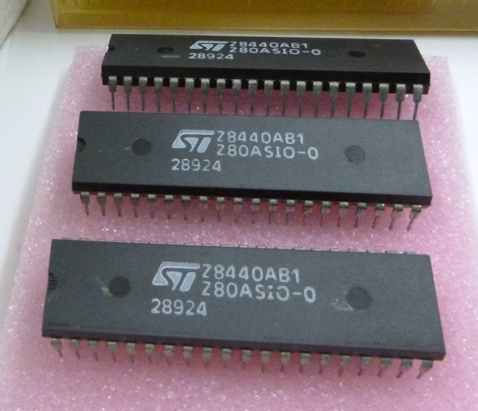 3 Stück Z8440AB1 | 4MHz | Serial I/O Controller | 800K bps| DIP40 | 2 ...
