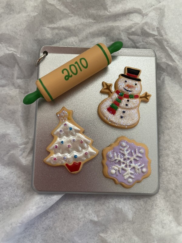 Hallmark 2010 Season's Treatings VIP Gift Series Repaint Christmas Ornament