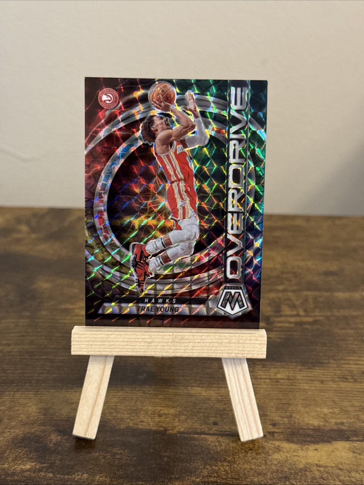 🔥2022-23 Panini Mosaic #7 Trae Young Overdrive Prizm Hawks🔥