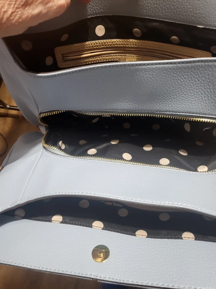 Bolso de Mano Grande Anne Klein, Azul Alto, Excelente Estado Color Crema Borde Foto 4 de 4