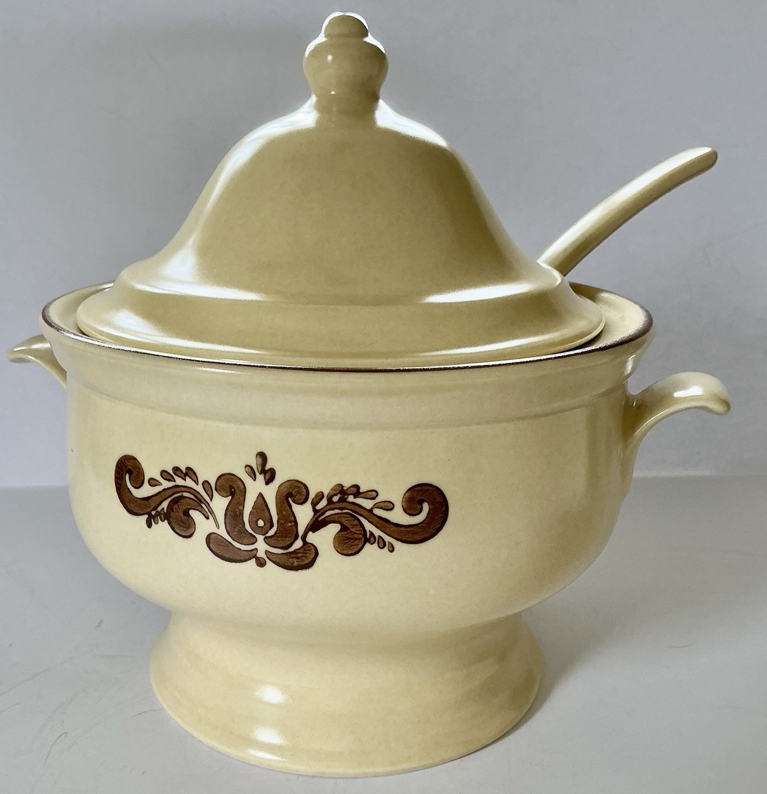 Pfaltzgraff Village Covered Soup Tureen w Lid & Ladle Vintag