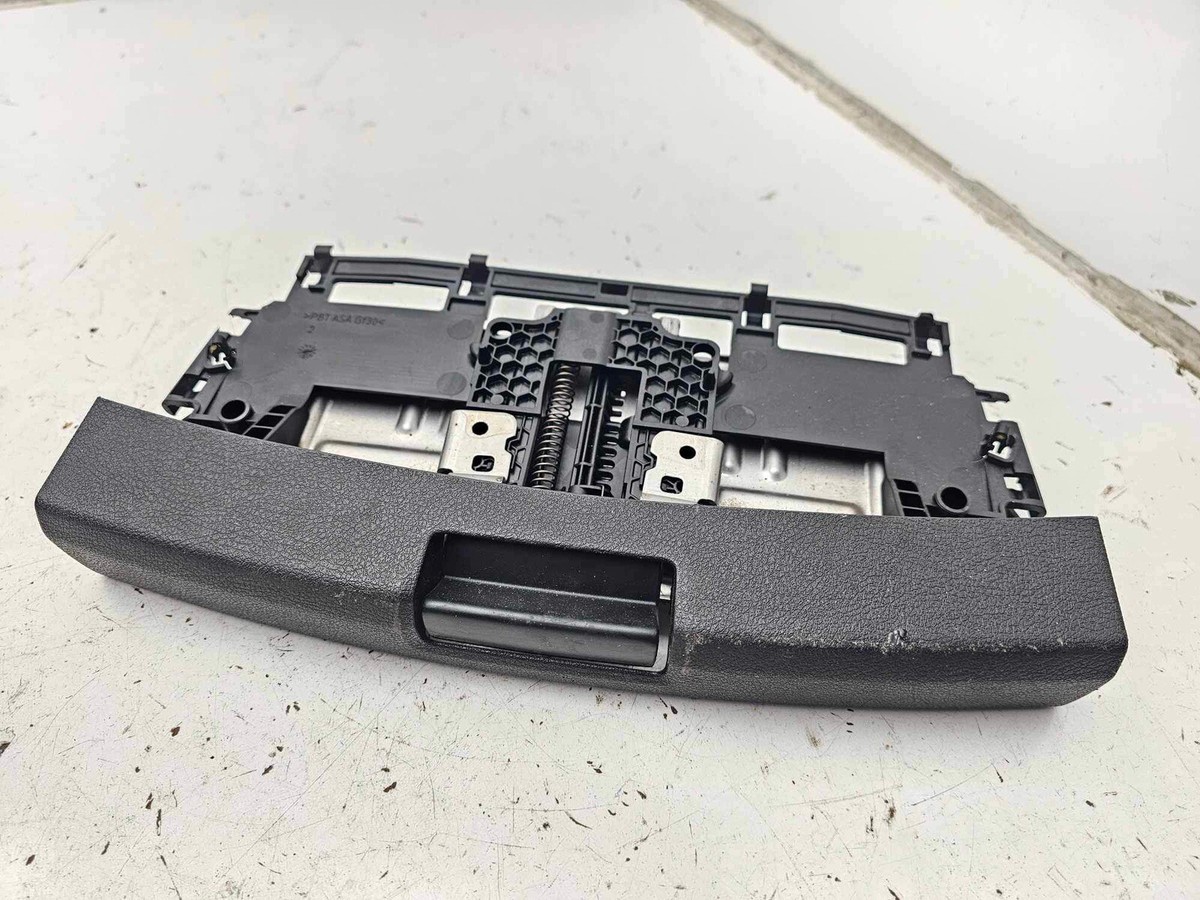 2008-2017 AUDI A5 S5 - Front SEAT Depth / KNEE Adjuster 8K0881057