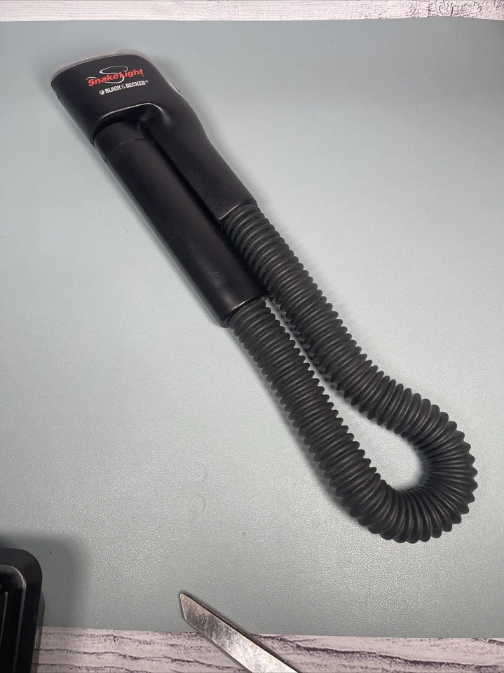 Luz serpiente BLACK & DECKER - Luz de trabajo ajustable - Alimentada por batería C - PROBADA Foto 2 de 4