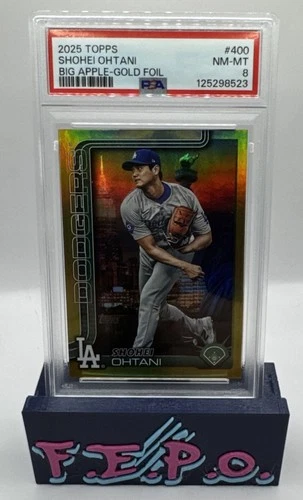 2025 Topps Chrome Big Apple Gold Foil Dodgers Shohei Ohtani 10/50 PSA 8