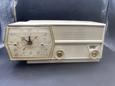 MCM RCA Victor Model 8-C-6E  Tube Radio From The Mid-50&rsquo;s Radio Works Clock Dont
