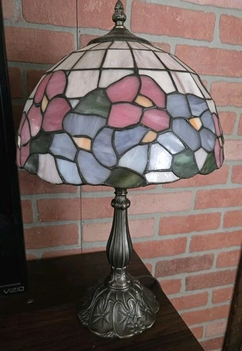 Vintage 70s  Tiffany Style Table Lamp Glass Pink Flowers 19 In NEW And Stunning