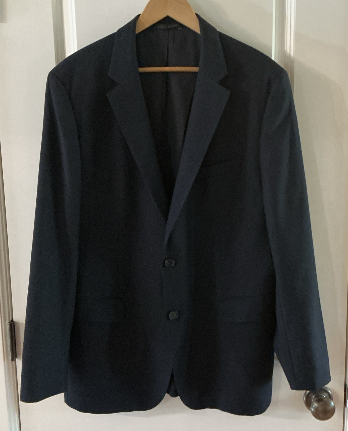 Hugo Boss 100% Virgin Wool Blazer 44R • Navy Blue • Two‑Button & Dual Vent