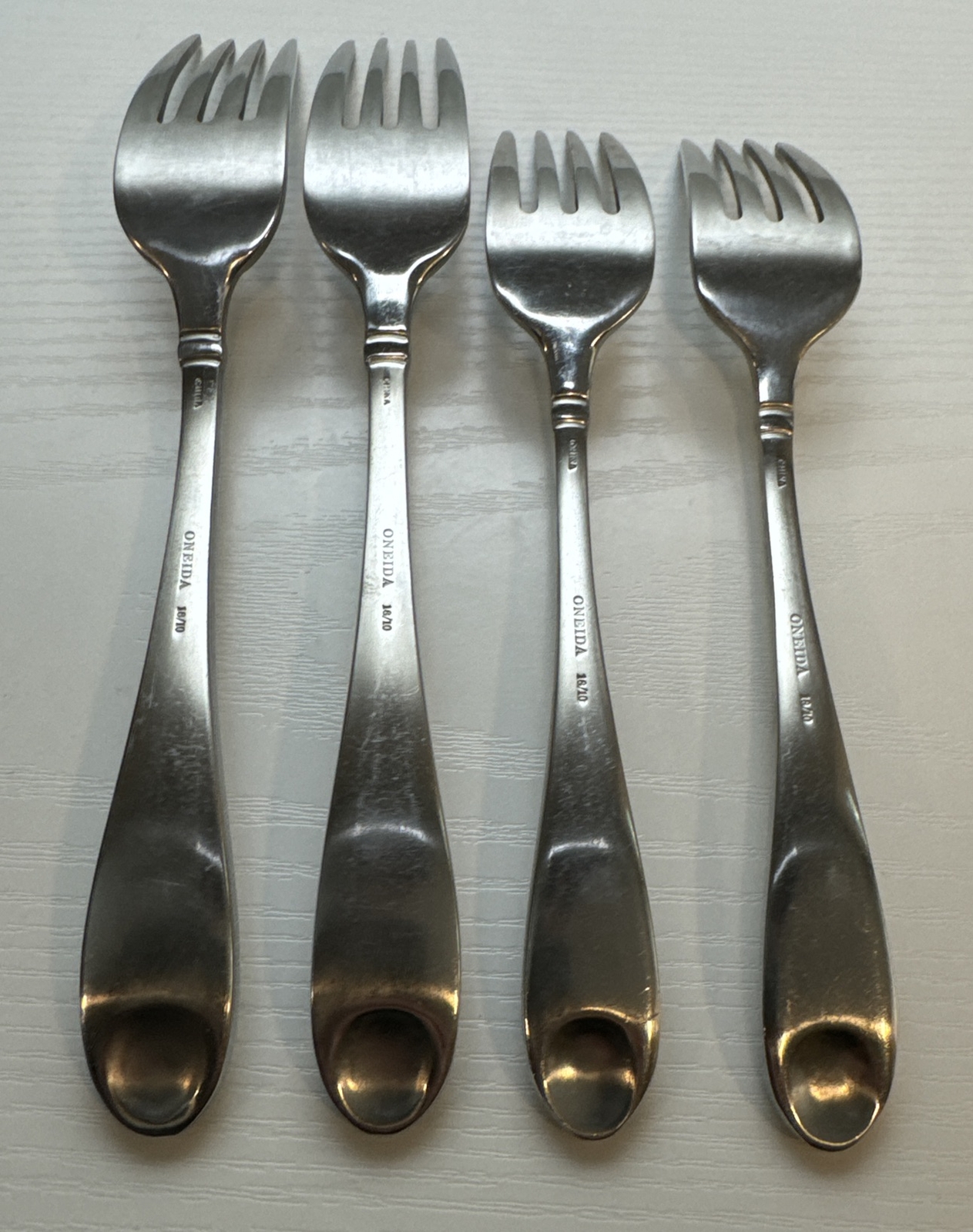 ONEIDA Forks Stainless Flatware 18/10 2 Salad & 2 Dinner Forks