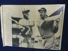 Wire Press Photo 1980 MLB Johnny Mize Cardinals & Ernie Lombardi Reds 38' photos