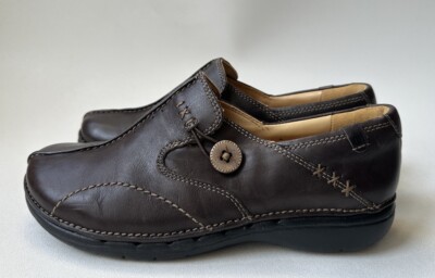 Clarks Unstructured Women's Brown Leather Slip-On Shoes Size M  -W24 - Main Image