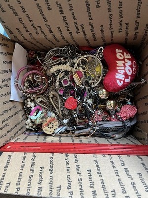 Broken Jewelry With  Odds And Ends Of Various Craft Pieces Lot 9.3 Pounds