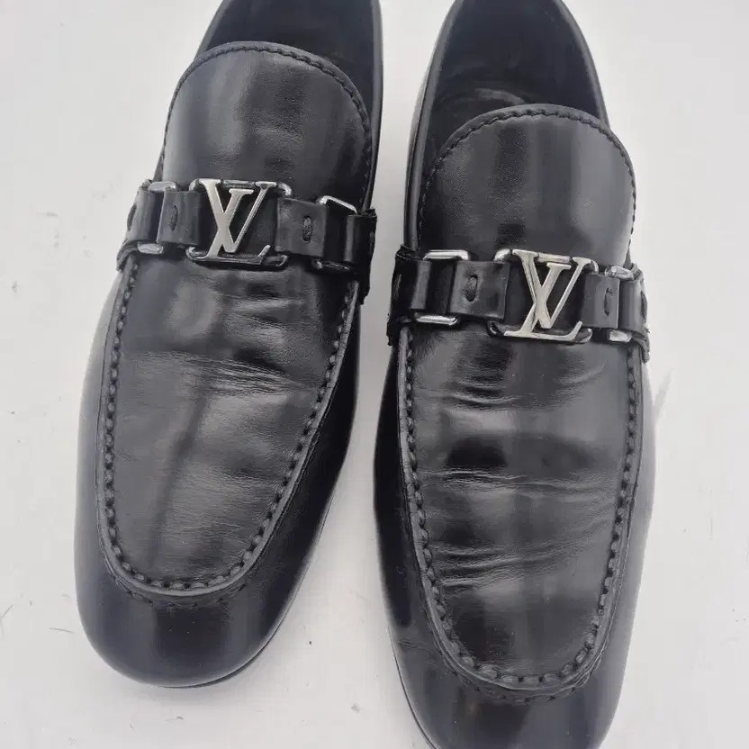 Louis Vuitton Black Loafer Shoes for Men - Size 255-260 thumbnail 7