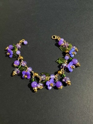 Gold Tone 7.5  Vintage Style,Green-Purple  Flower Charm Bracelet.